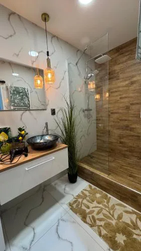 Iron apartmán