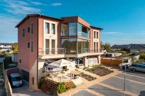 LASKARA Garden Apartment by Prague Forest