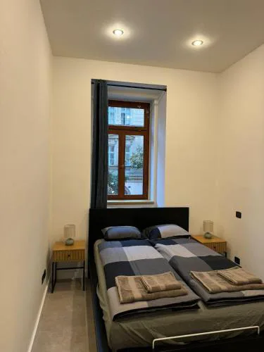 1 Bed Flat - Sleeps 2 - Pets - Smoking on terrace