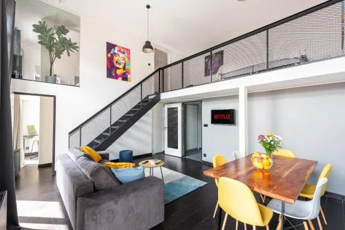 2-level apartments on Krizikova near the metro