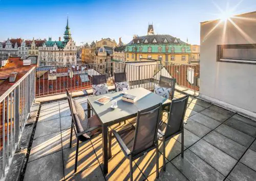 4 Arts Apartments by Adrez
