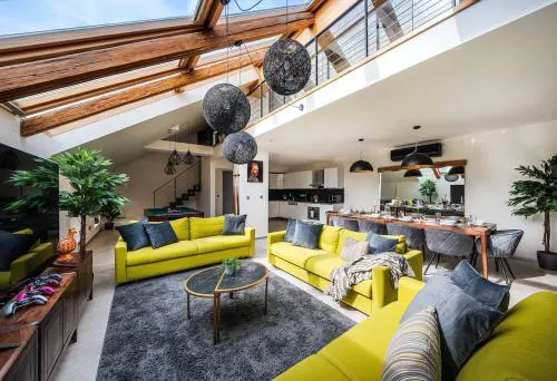 AC Luxury Loft Friends & Family Edition