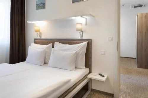 Airport Hotel - Check-in Nonstop