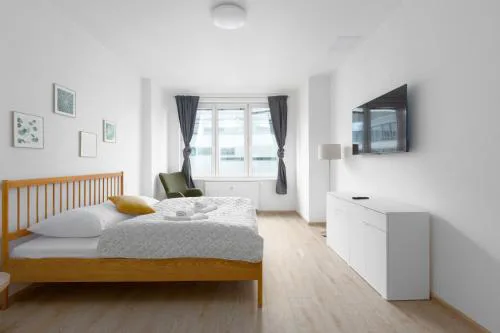 Apartment - 2 bedrooms, kitchen, close to metro