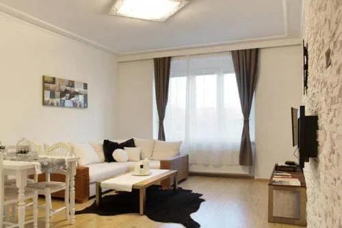 Apartment Argentinská 8