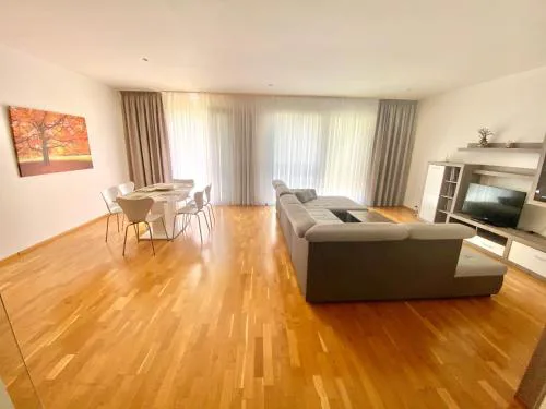 Apartment Korunni Dvur 130m2, 2 Free Parkings