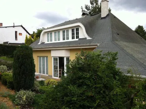 Beautiful house in Prague with parking