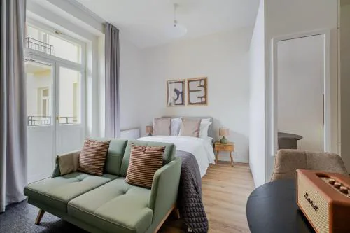 Blueground Holešovice balcony nr Vltava PRG-61