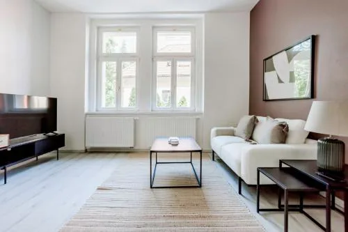 Blueground Rostovska str renovated furnished PRG-19