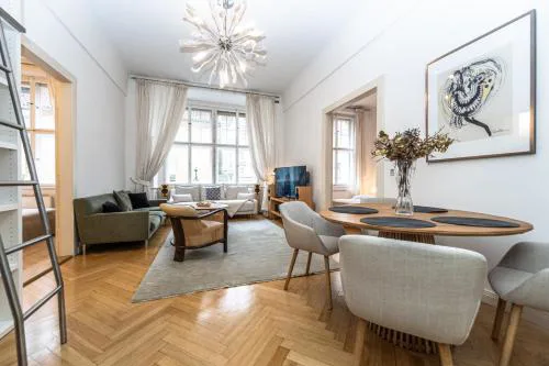 Bohemian charm apartment by Paris Avenue 1
