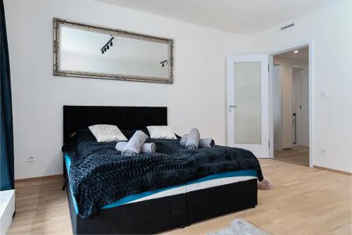 Brand Deluxe Suite