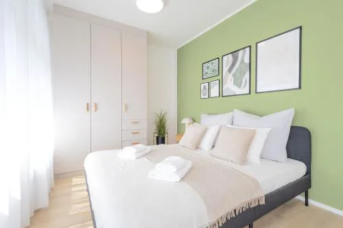 Bright 2BR - 8th floor, Balcony, Free Parking - by Gravity Prague