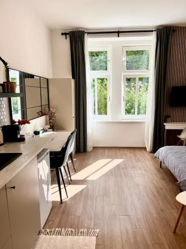 Bright and cozy studio 15 minutes to city center