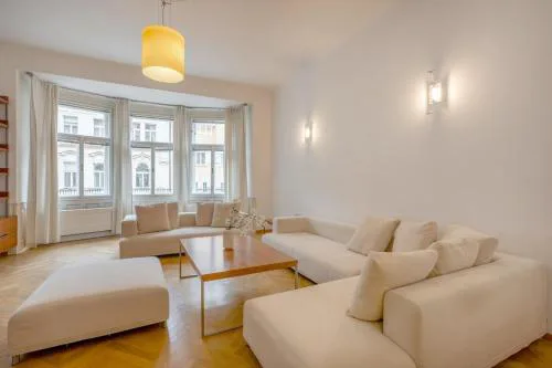 Bright OldTown 2bdr apartment