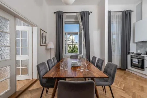 Centrally located 3BD home near National Museum