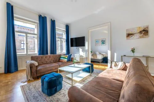 Charming 2BR Old Town Apt in Prime Location by EasyBNB Premium