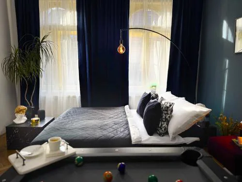 Cinematic Apartment with Pool Table & Cinema room in the heart of Prague