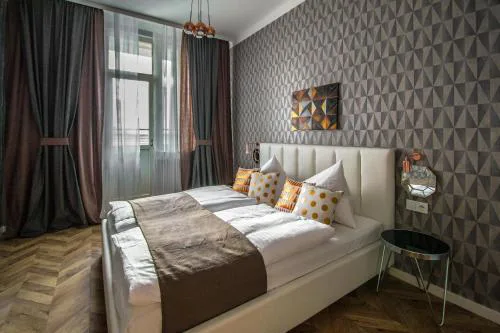 City Center Apartments near Synagogue