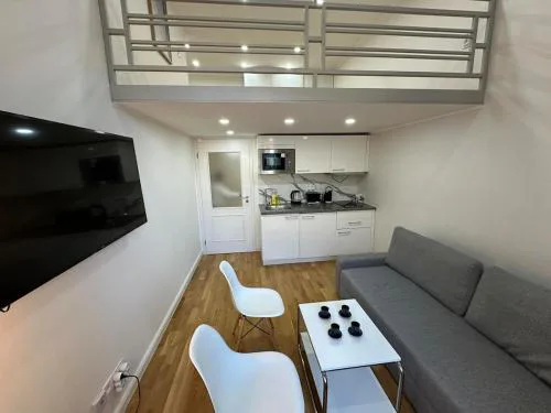 NewAPT right next to Wenceslas Square