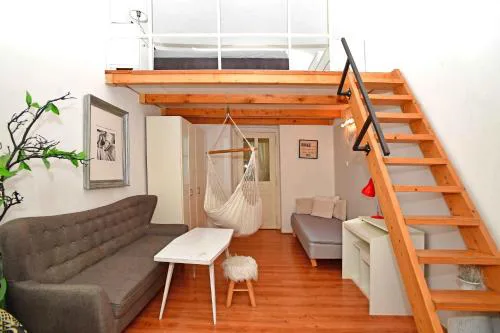 Cozy Apartment in Letná