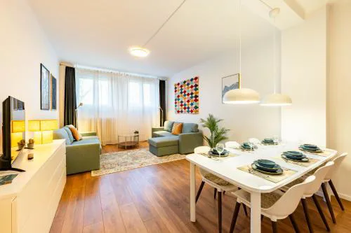 Cozy Modern Riverside Apartment - City Center - 69m2