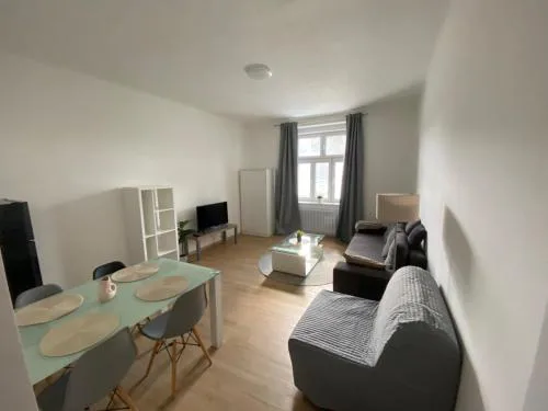 Cozy & Spacious Apartment for 5 Guests in Prague