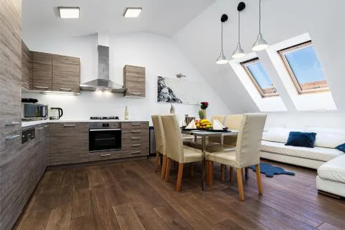 Deluxe Rabbit Suite
