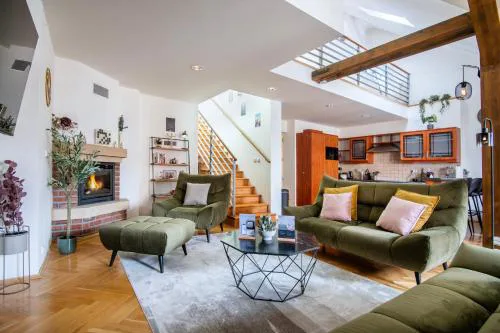Duplex 165m2 with VIEWS only 30 Seconds to Charles Bridge