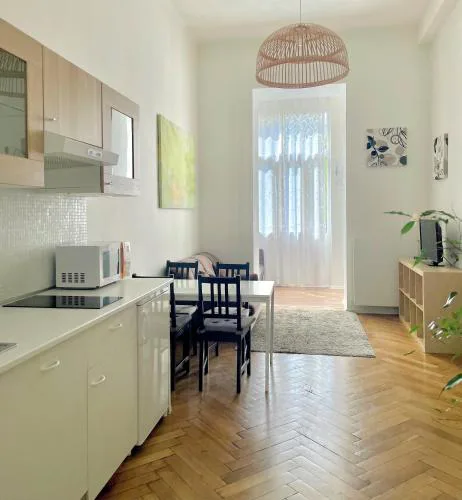 Gallys Apartments