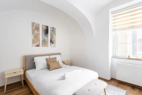 George Apartment