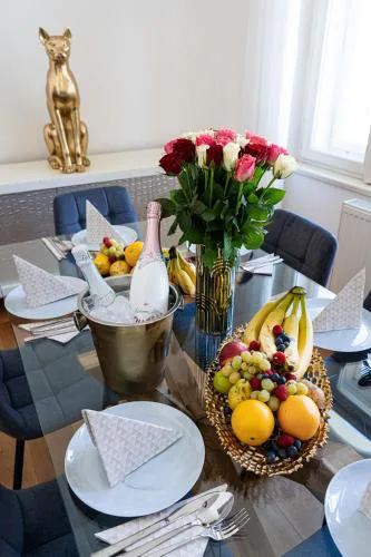 Golden Cat Suite
