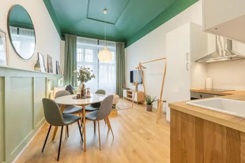 2BR APT with Park & Museum View - Prague 1 - Elevator - Self Check-In