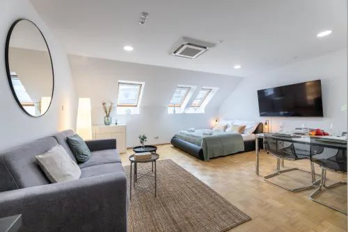 KIP Old Town Modern Apartment with Free Parking & AC