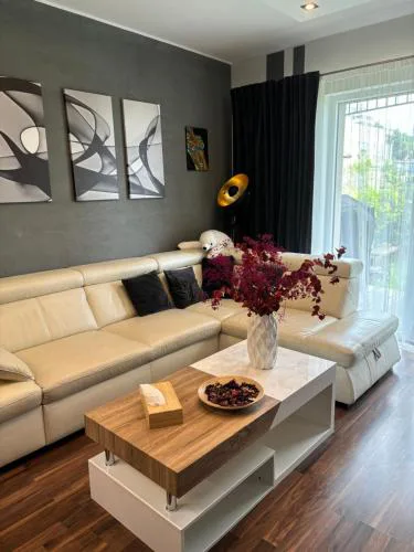 Krejcarek Garden Apartment