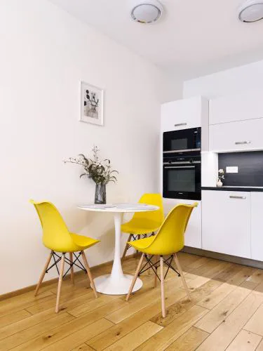 Lovely studio apartment, Free parking 1,55 hight