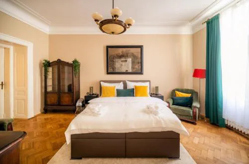 Luxurious Kafka family apt in Old Town