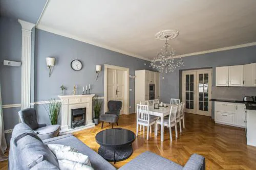 Luxury Central 150m2 Apartment on Wencelas Square with Private Garage