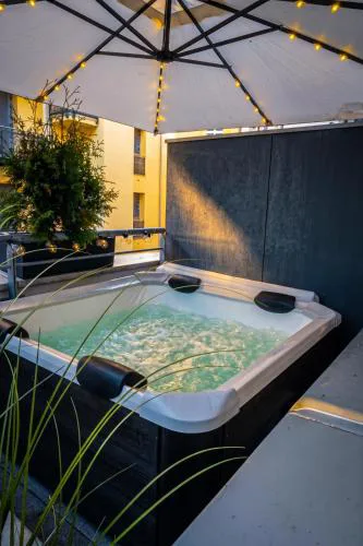 Modern Studio with Spacious Terrace Prague Anděl