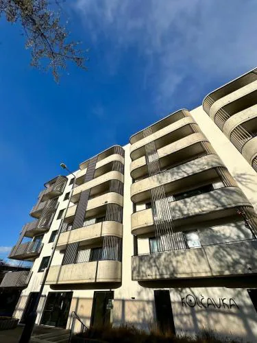 Modern Studio with Walk to O2 Arena and Metro