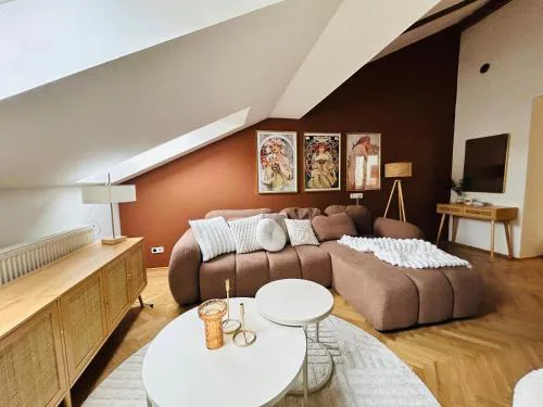 Elegant 3BDs with Sauna Near the Dancing House and Riverside - NP