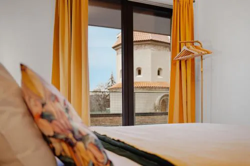 Mucha Residence - with free weekend parking