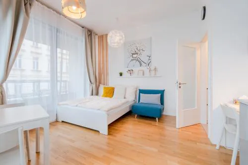 New-built Golden Luxury Studio with Balcony