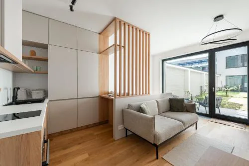 Olive Garden Apartment with Garage