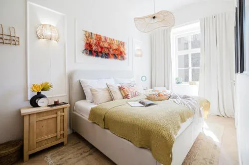 Prague Days - Boho One-bedroom Apartment with Netflix in Vinohrady