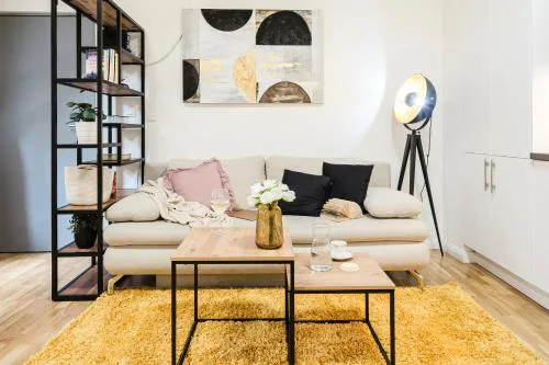 Prague Days - One-bedroom Apartment with Netflix and High Speed WiFi in Karlín