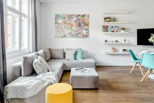 Prague Days - One-bedroom Apartment with Workspace and iMac in Vinohrady