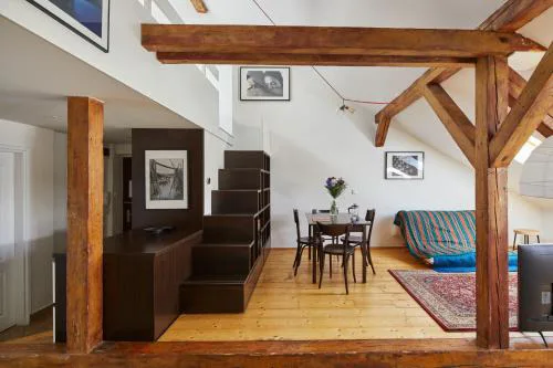 Prague Days - Open-plan Duplex with Corner Bath and Netflix in Vinohrady