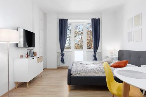 Quiet apartment with kitchen near the metro