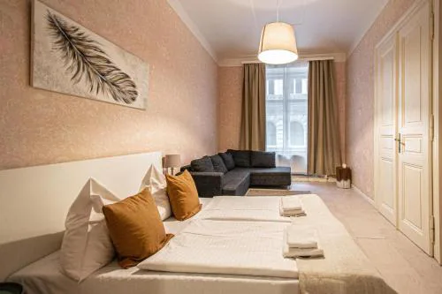 Rose Ruterra Suite