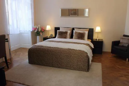 Royal Prague Apartment Celakovskeho Sady